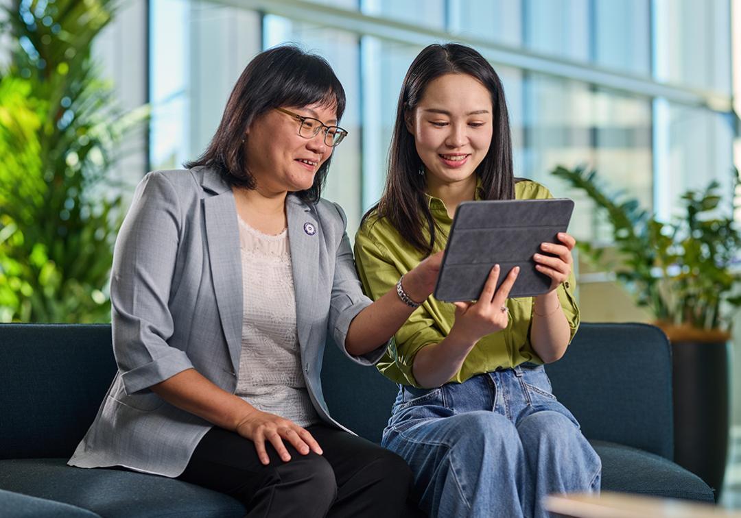 PhD candidate Yufan Liu with supervisor Jie Wang