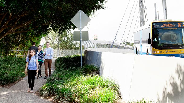 UQ students walking near bus stop